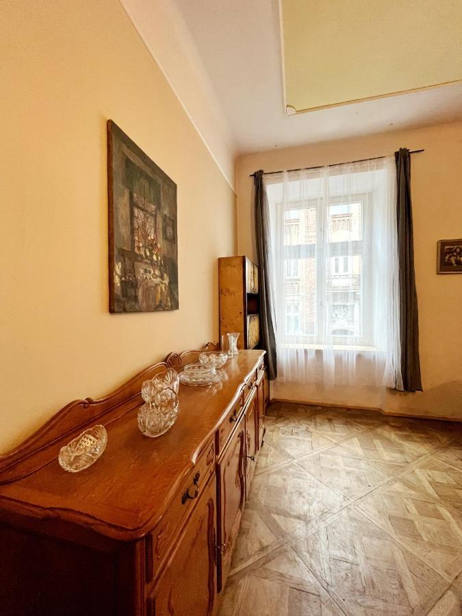 Old Town Rooms Wielopole Krasków Exterior foto