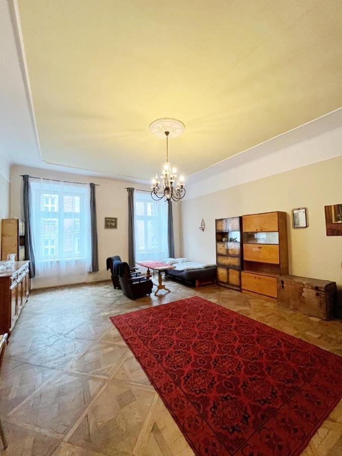 Old Town Rooms Wielopole Krasków Exterior foto