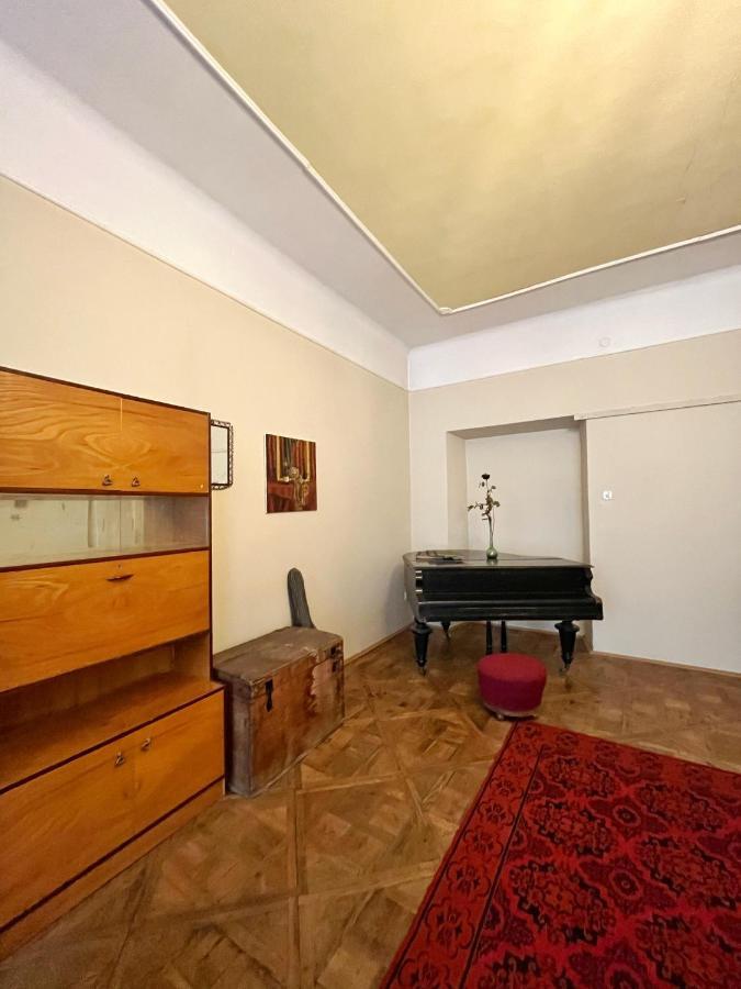 Old Town Rooms Wielopole Krasków Exterior foto