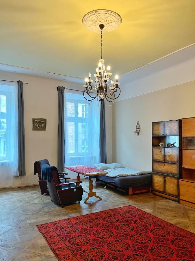 Old Town Rooms Wielopole Krasków Exterior foto